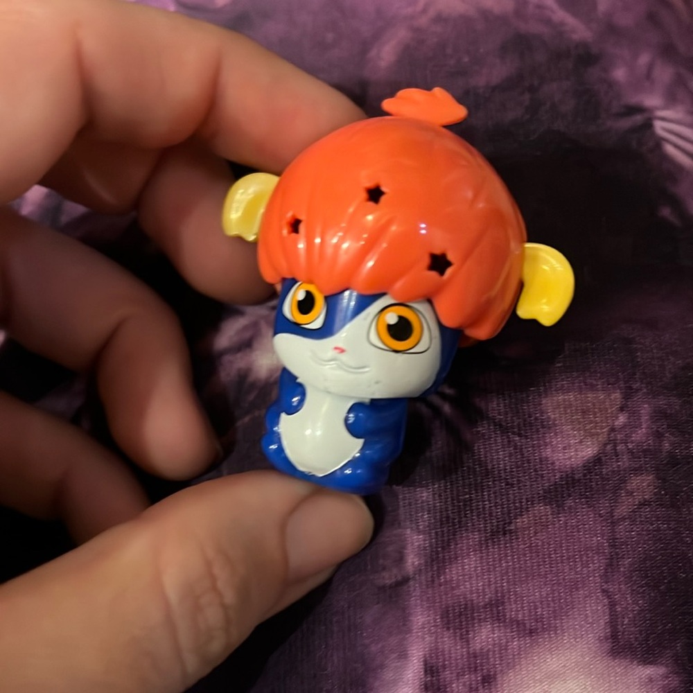 Popples Pop Up Figure Izzy 2” Figure 2015Popples
